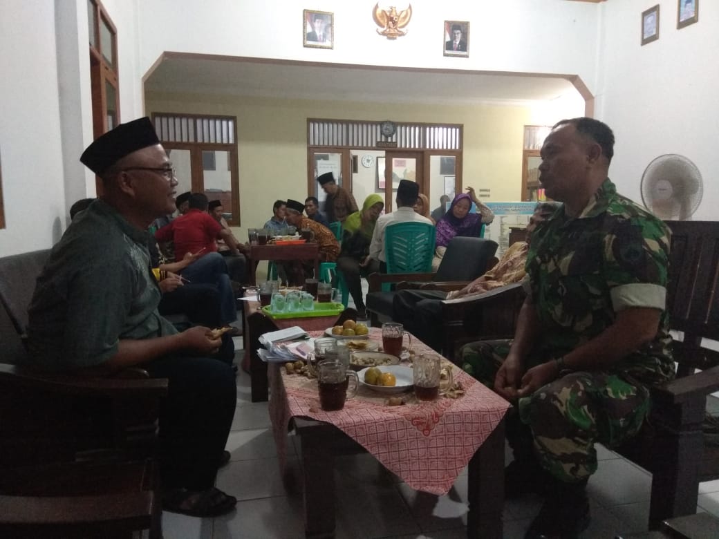 DANRAMIL 04/COMAL HADIRI ACARA REMBUG DESA