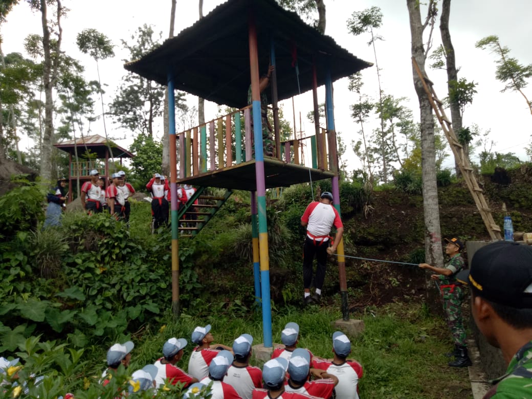 TON PASSUS (PELETON PASUKAN KHUSUS) PASKIBRA SMA N 1 PEMALANG BERSAMA TNI MELAKSANAKAN LATIHAN MOUNTENERING