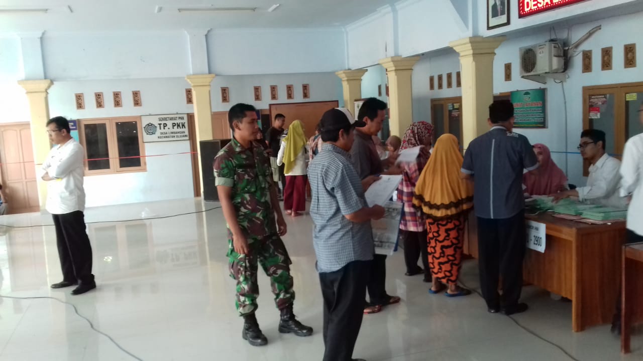 BABINSA HADIRI KEGIATAN PENYERAHAN SERTIFIKAT PROGAM PTSL DI DS LIMBANGAN KEC. ULUJAMI KAB. PEMALANG