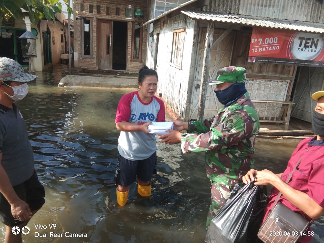 Sinergitas TNI, Polri, Pemda Dirikan Dapur Lapangan Dan Bagikan Ratusan Nasi Kotak