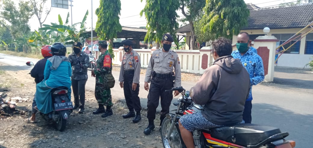 TNI dan POLRI Pemalang Terapkan Pendisiplinan Protokol Kesehatan di Wilayah Bodeh