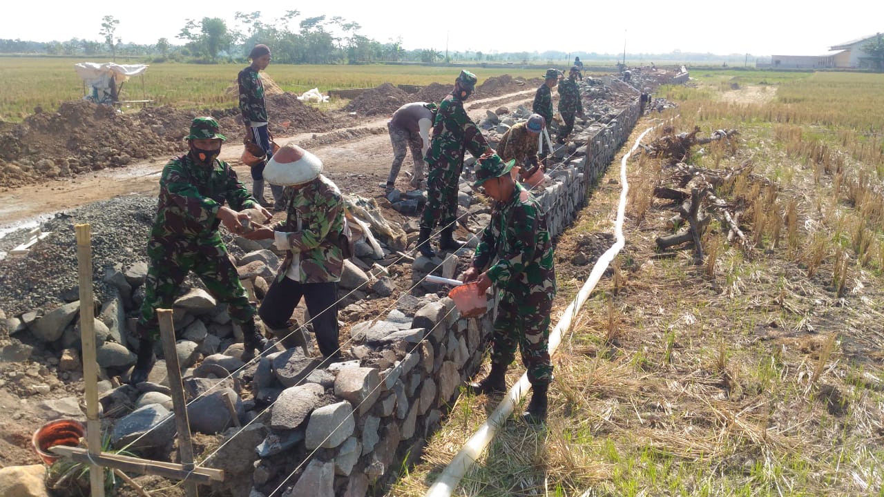 Pra TMMD, Program Sasaran Fisik Pembangunan Jalan Desa Ambokulon Dimulai.