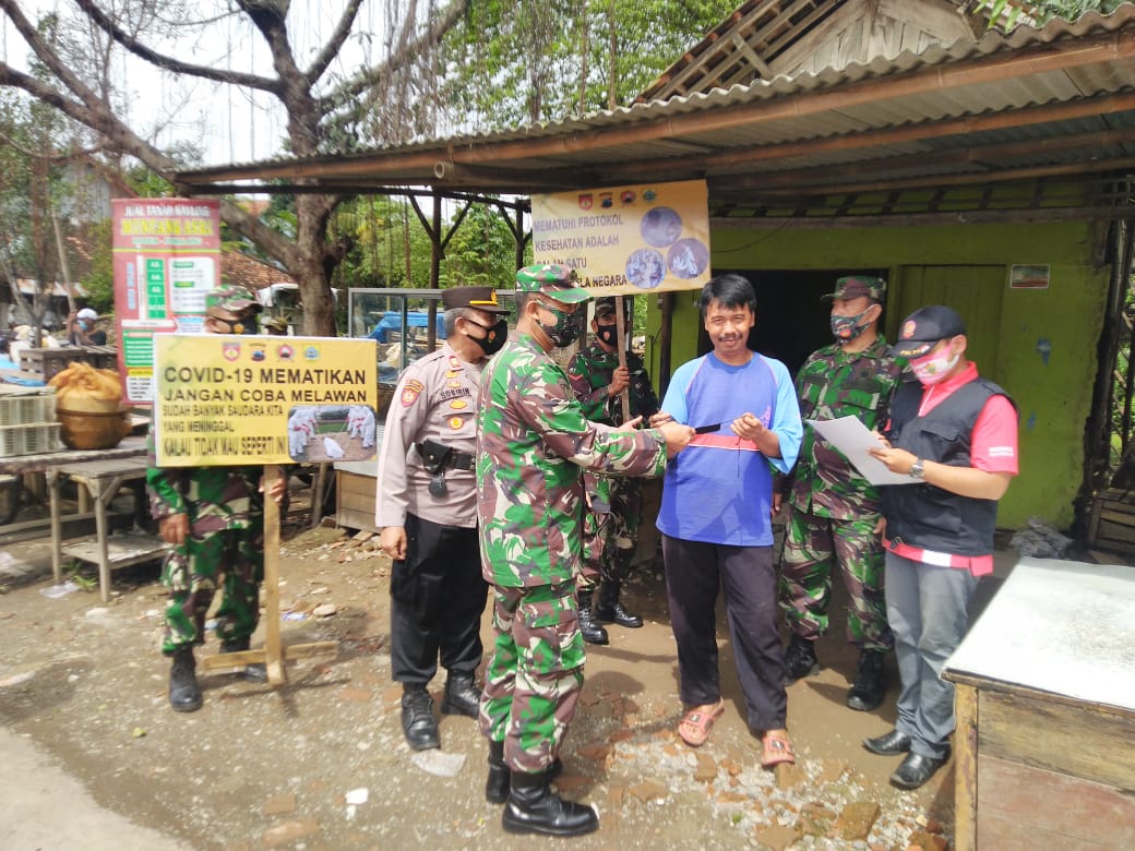 Operasi Yustisi di Masa PPKM, Kasdim Pemalang Bagi-bagi Masker