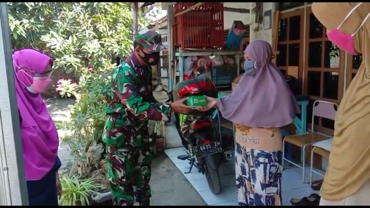 Paket Obat Gratis Di Bagikan Langsung Kerumah Masyarakat Yang Sedang Isoman