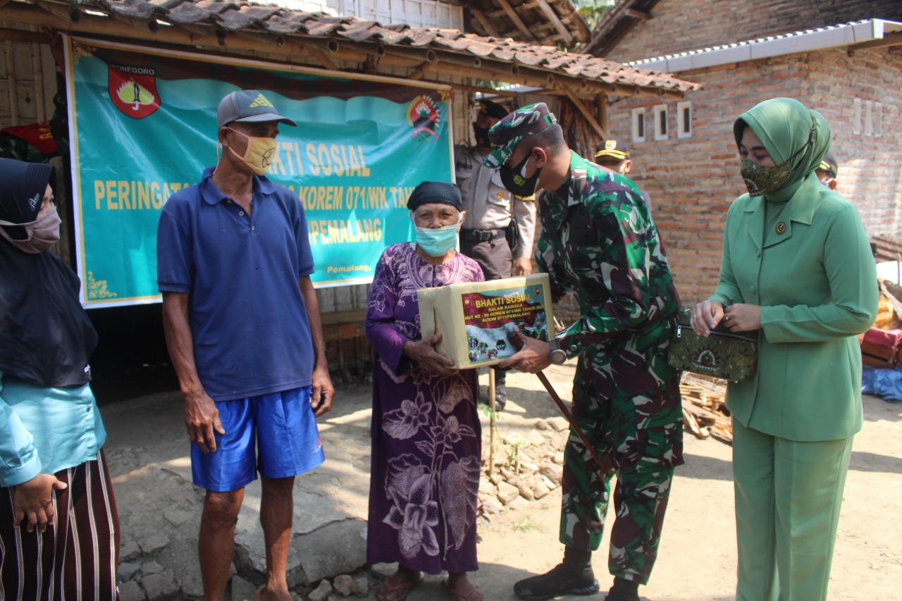 Peringati HUT Ke- 60 Korem 071/Wijayakusuma, Kodim Pemalang Menggelar Kegiatan Bantuan Sosial Peduli Sesama