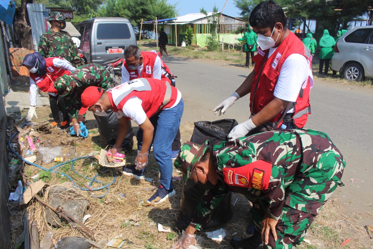 Kodim Pemalang Peringati HUT TNI dan PMI Ke-76 dengan Bakti Sosial dan Karya Bhakti