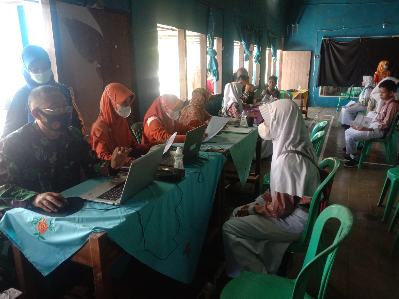 Sukseskan Pembelajaran Tatap Muka Terbatas, Kodim 0711/Pemalang Gelar Serbuan Vaksinasi di SMPN 1 Ulujami