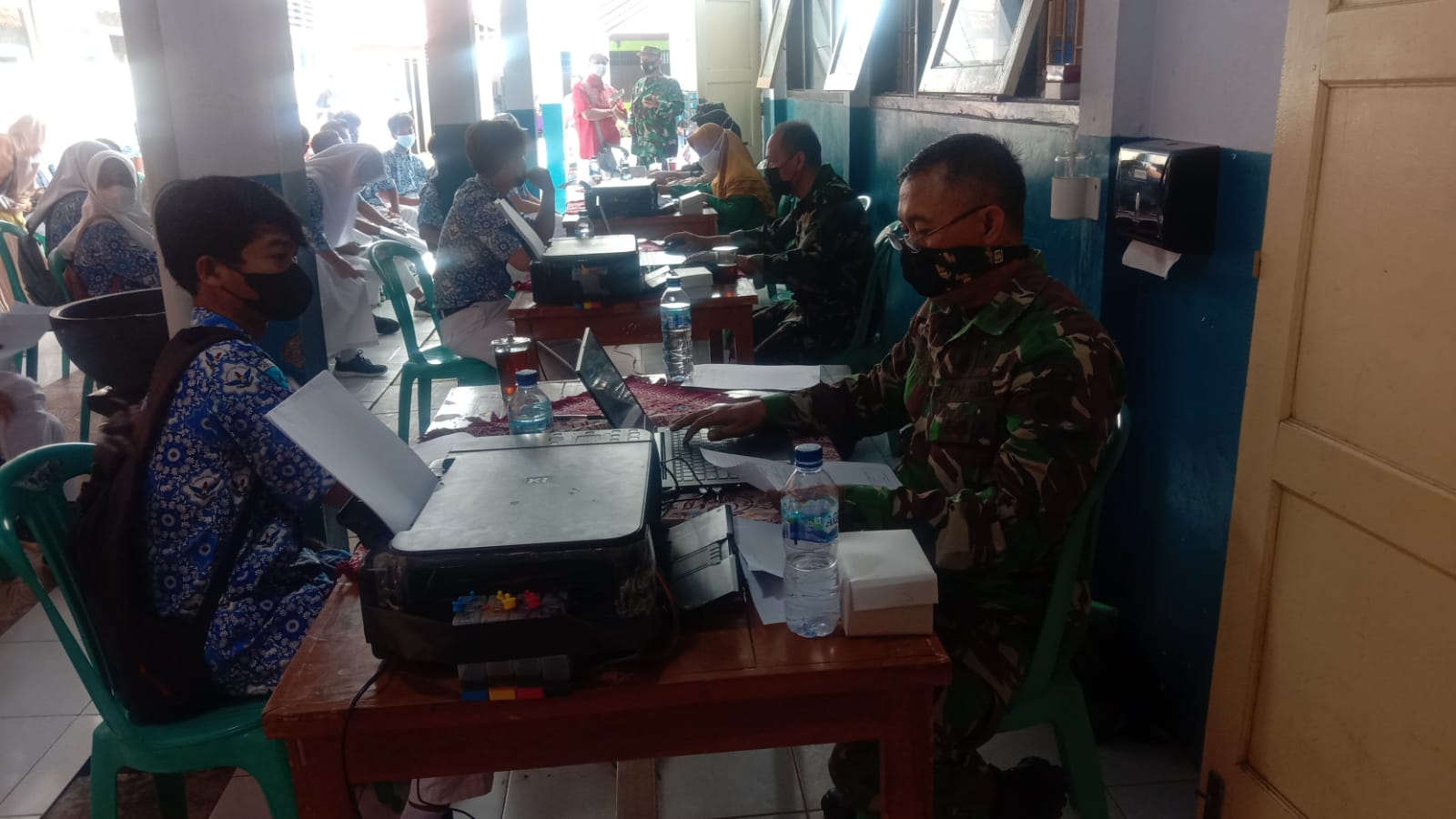 Sukseskan Pembelajaran Tatap Muka Terbatas, Kodim 0711/Pemalang Gelar Serbuan Vaksinasi di SMAN 1 Ulujami