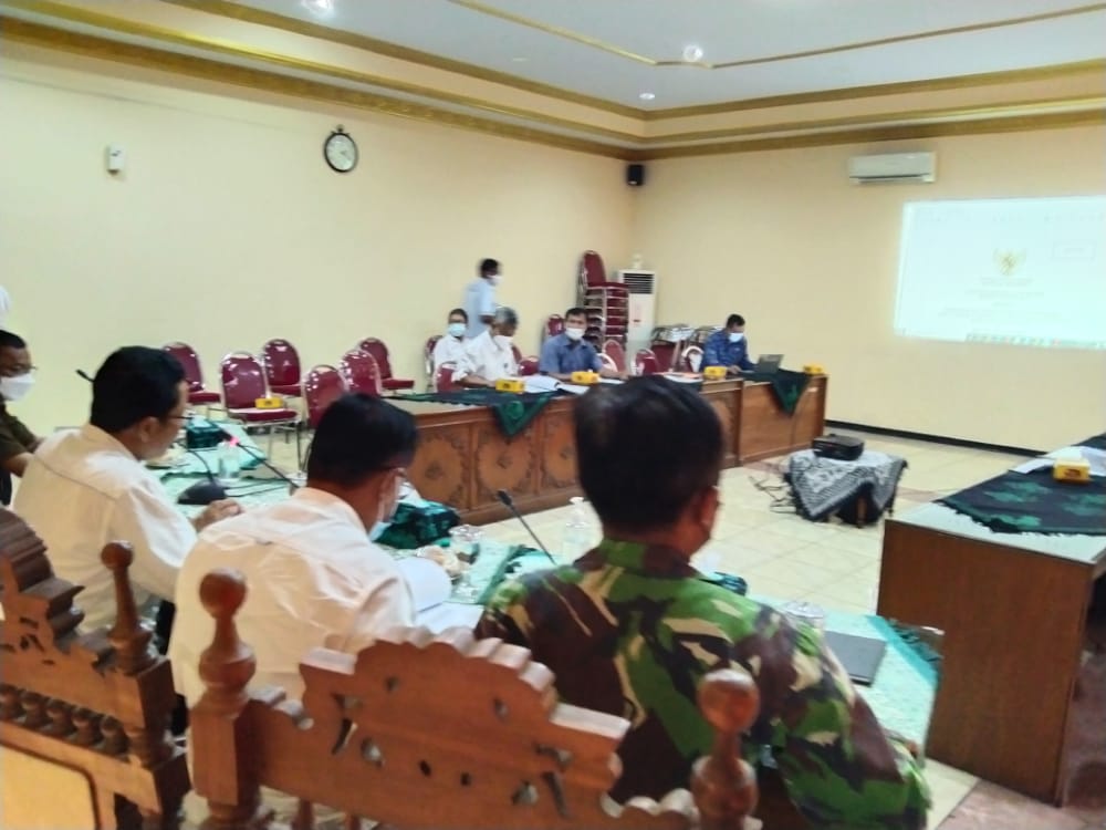 Pasi Intel  Kodim Pemalang Mengikuti Rapat Penyusunan Instruksi Bupati PPKM Level 3