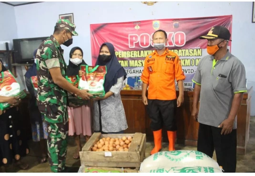 Peduli Korban Banjir Rob Dandim Pemalang Bersama Bupati Berikan Bantuan