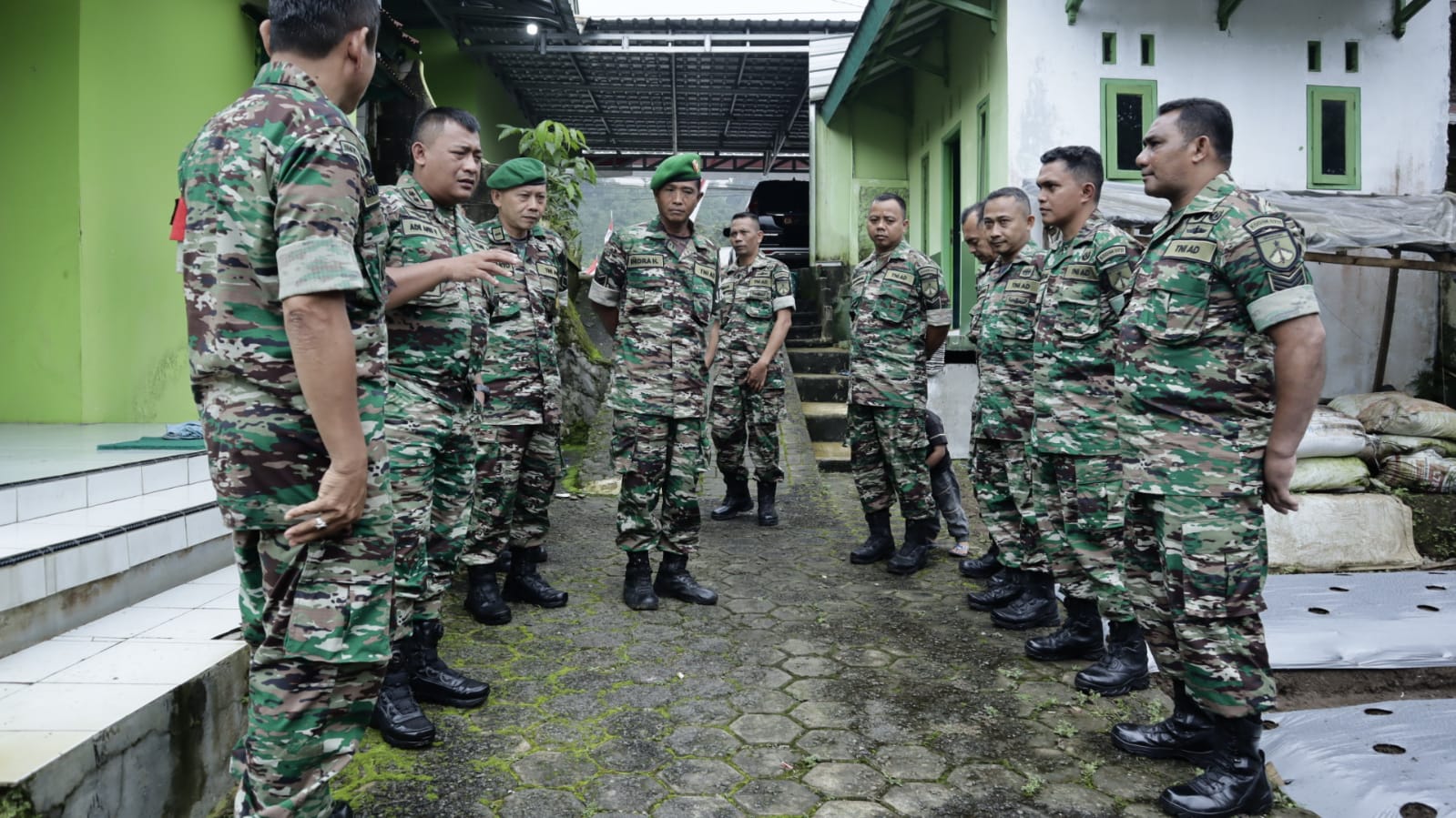 Kunjungi Koramil Jajaran, Dandim Pemalang Tekankan Babinsa Sebagai Pelopor di Tingkat Desa