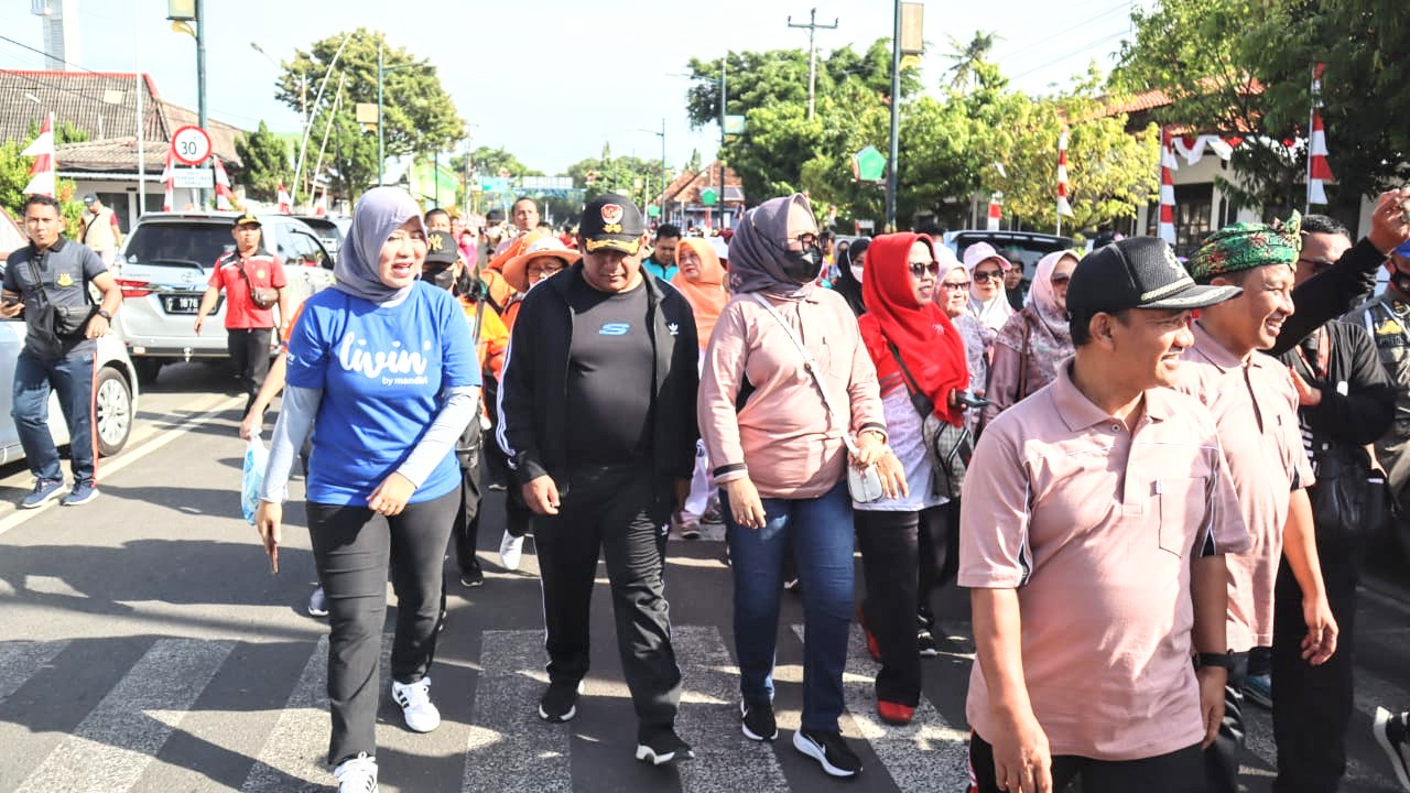 Dandim Pemalang Bersama Ribuan Orang Ikuti Jalan Sehat Kerukunan Umat Beragama