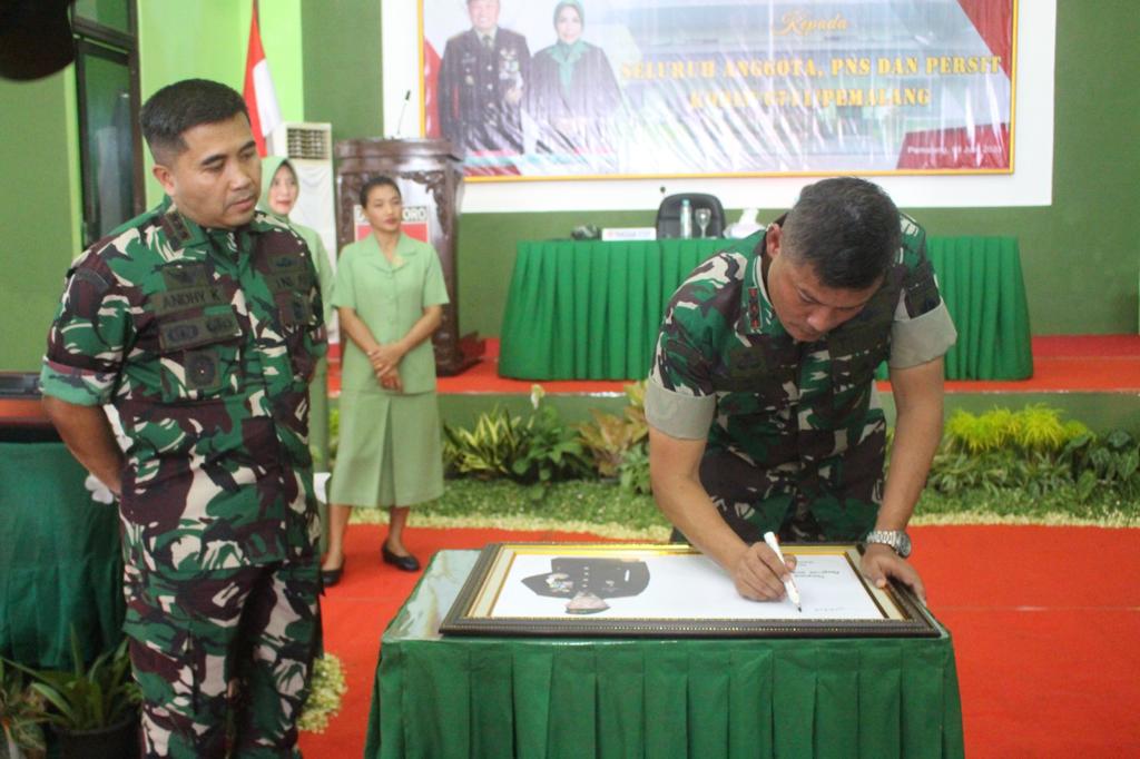 Anggota dan Persit Kodim Pemalang Menerima Pengarahan Pangdam IV/Diponegoro