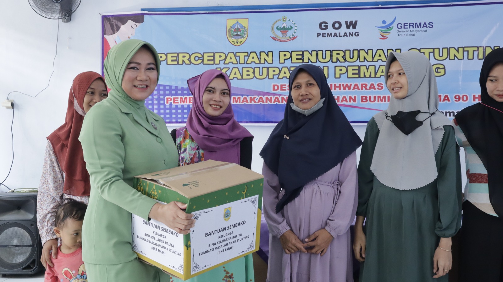 Persit Kodim Pemalang Berikan Makanan Tambahan Kepada Ibu Hamil