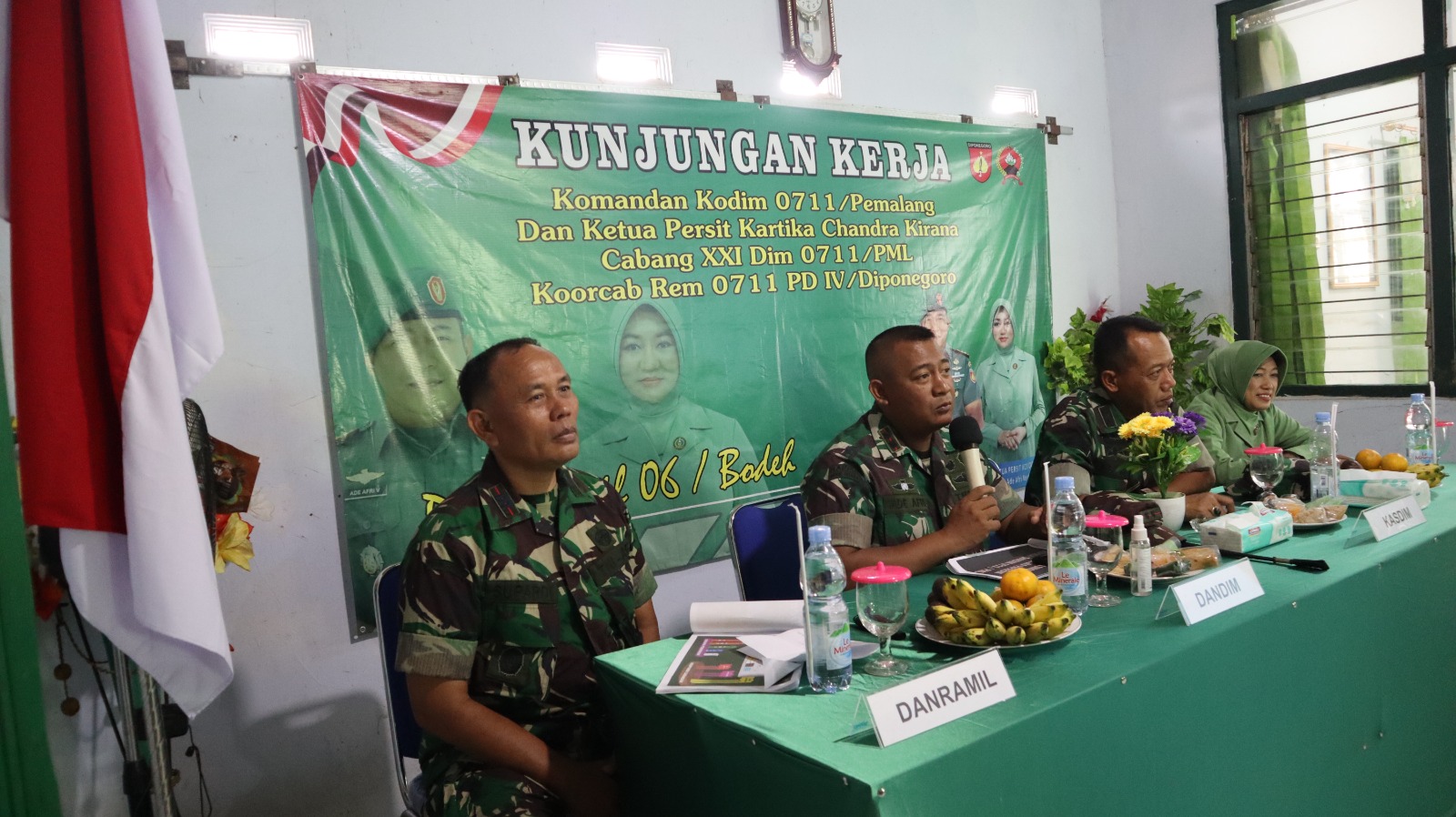 Dandim Pemalang Kunjungi Koramil Bodeh dan Berikan Bantuan Makanan Tambahan Untuk Bumil dan Balita