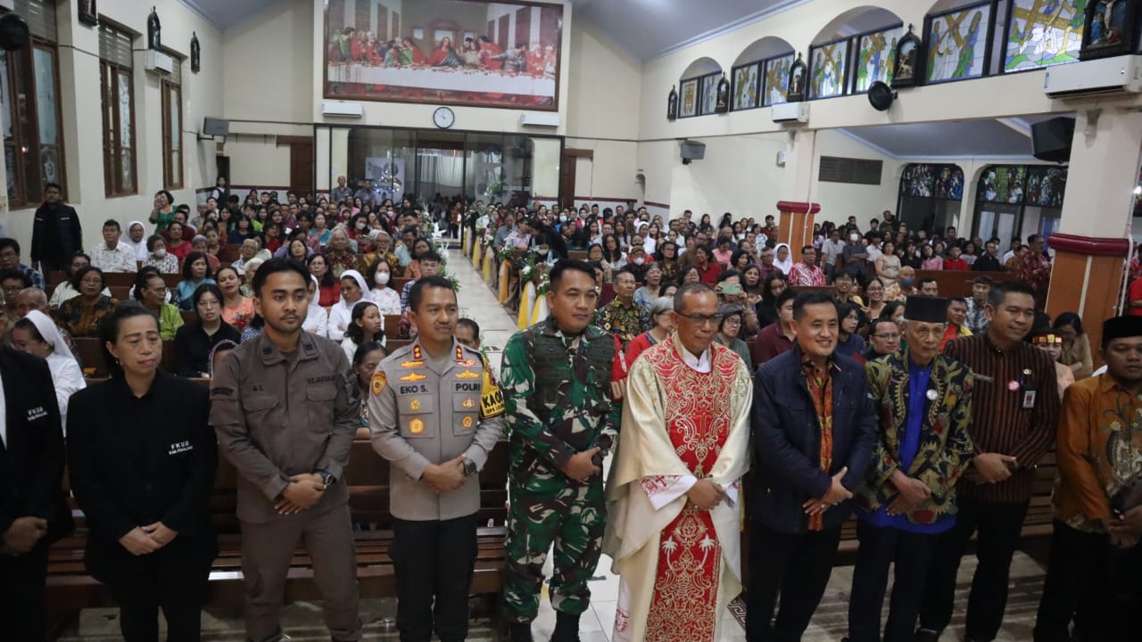 Dandim Pemalang Bersama Unsur Forkopimda Monitoring Perayaan Malam Natal Tahun 2024