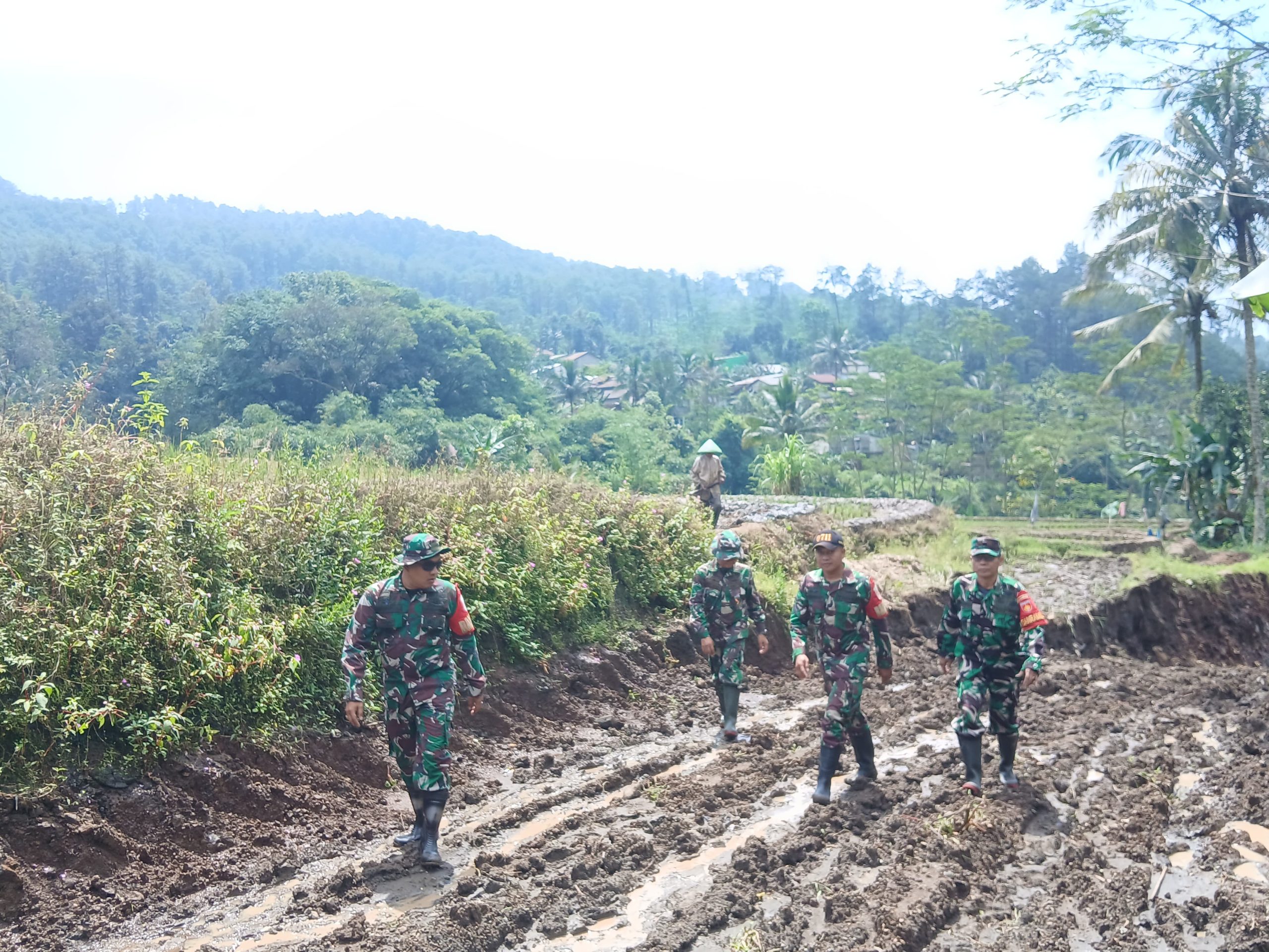 Dandim Pemalang Tinjau Pelaksanaan Pra TMMD Sengkuyung Tahap II di Desa Bulakan