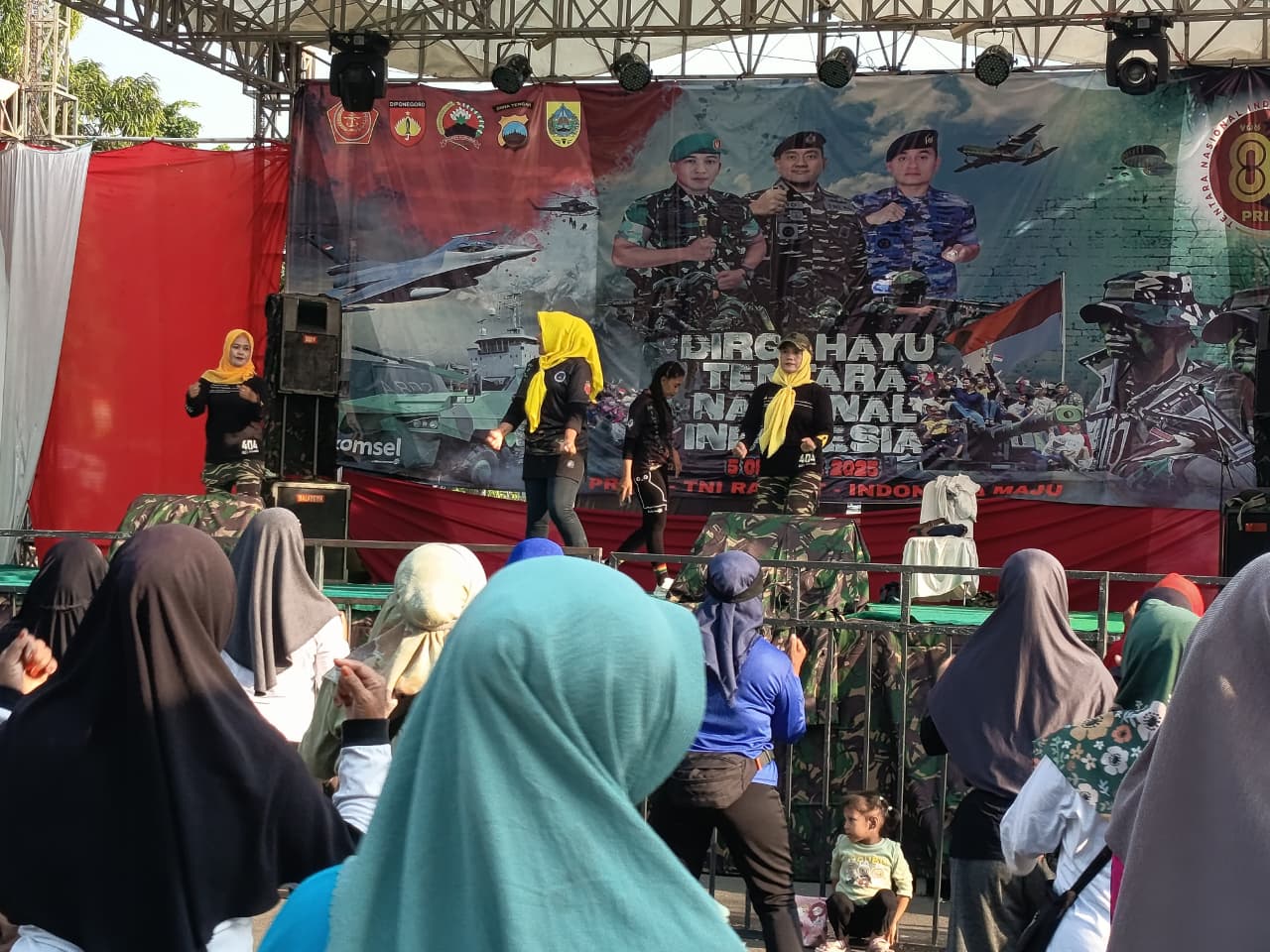 Senam Bersama Meriahkan Rangkaian Military Expo 2025 di Pemalang