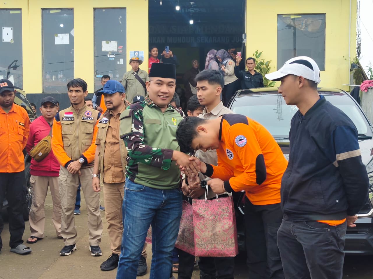 Dandim Pemalang Bersama Forkopimda Monitoring Pencarian Orang Hilang di Jalur Pendakian Gunung Slamet