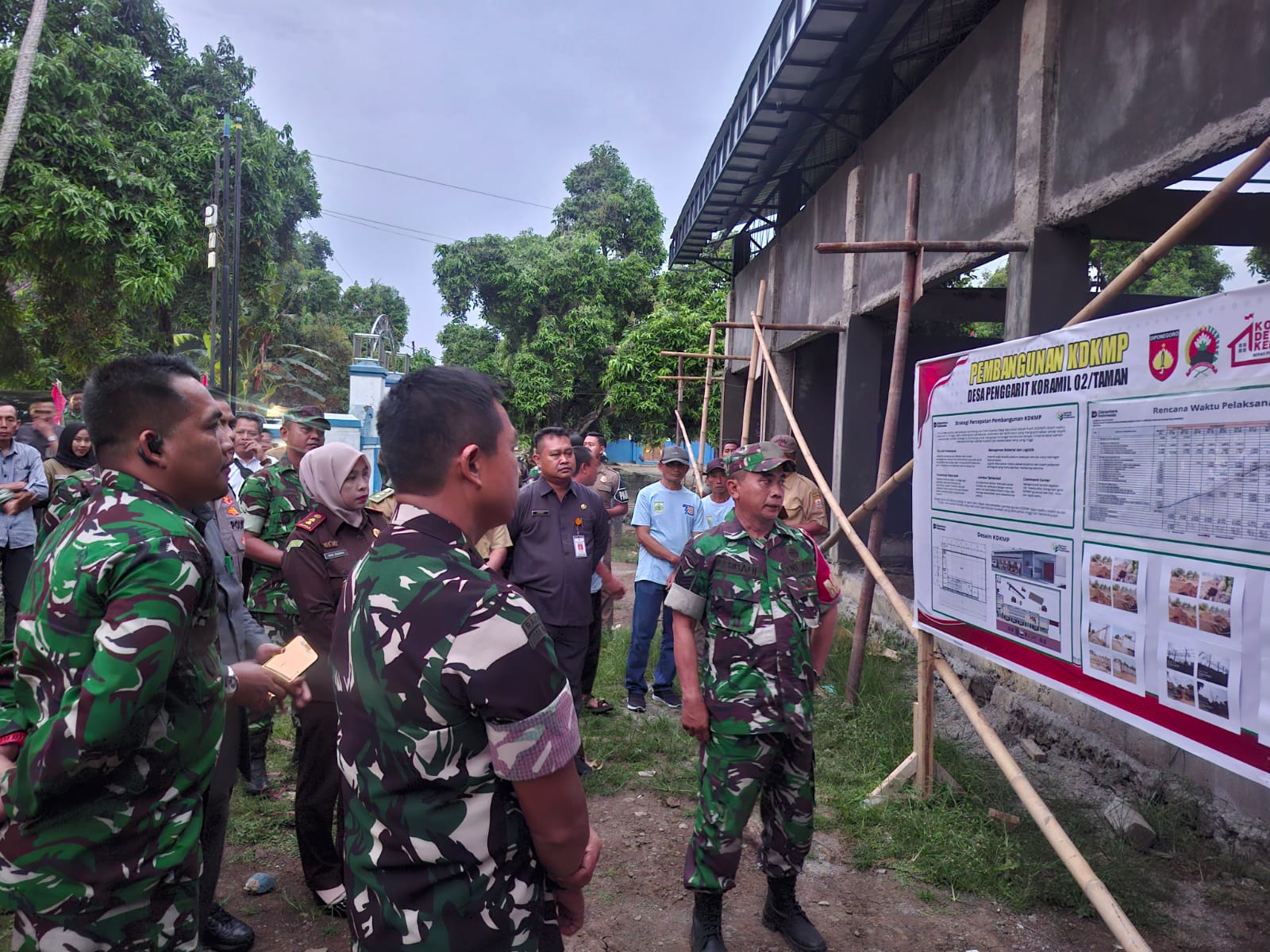Danrem 071/Wijayakusuma Tinjau Progres Pembangunan KDKMP di Desa Penggarit