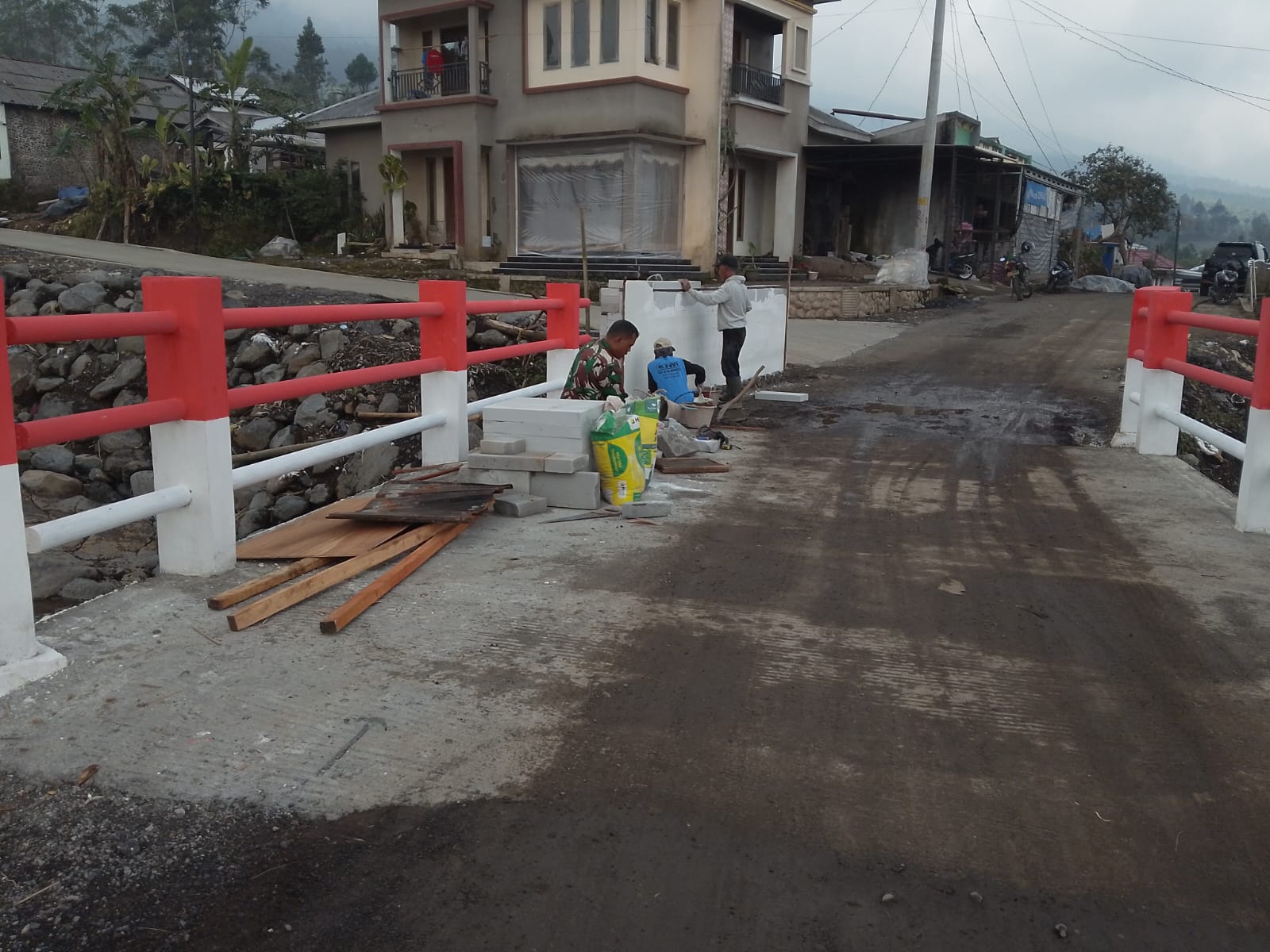 Jembatan Sungai Penakir Rampung, Akses Warga Kini Lancar