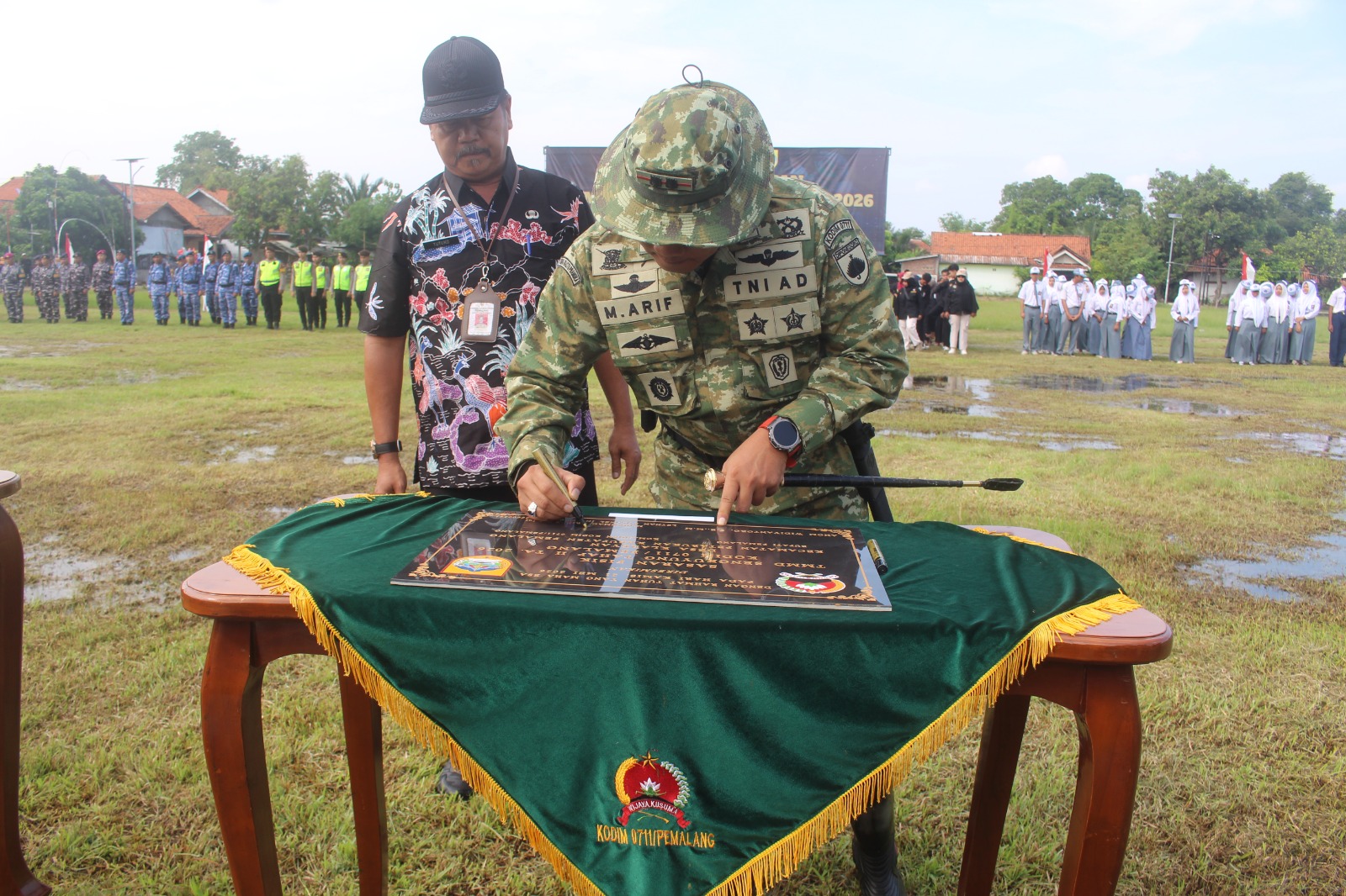Dandim 0711/Pemalang Resmi Tutup TMMD Sengkuyung Tahap II Tahun 2026 di Desa Klarean